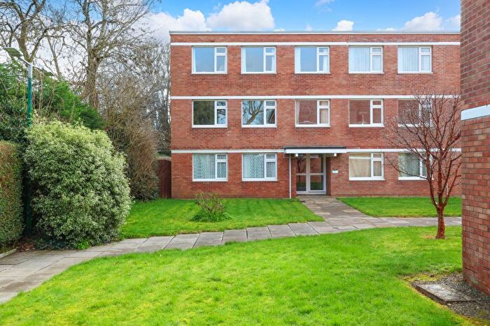 3 Bedroom Flat For Sale In Rayleigh Road, Westbury-On-Trym, Bristol, BS9