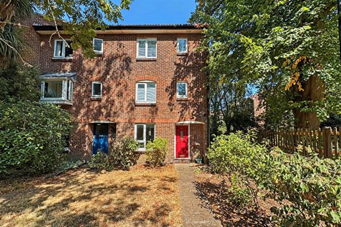 4 Bedroom End Of Terrace House For Sale In Banister Park, SO15