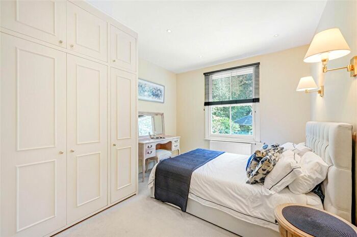 2 Bedroom Apartment To Rent In Harcourt Terrace, Chelsea, London, SW10