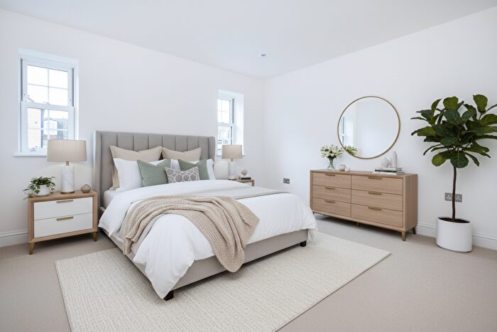 3 Bedroom Flat For Sale In Caterina Court, Surbiton, KT5