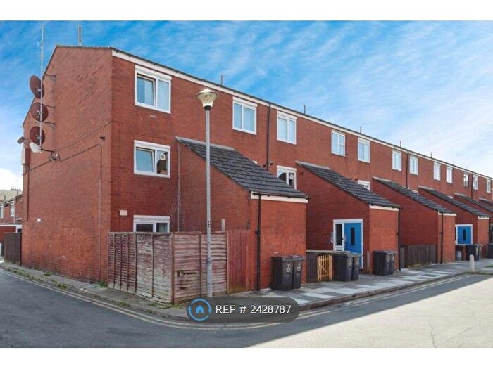 3 Bedroom Maisonette To Rent In Staveley Close, London, E9