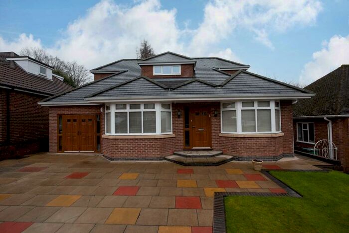 3 Bedroom Detached Bungalow To Rent In Barnhill Road, Prestwich, M25