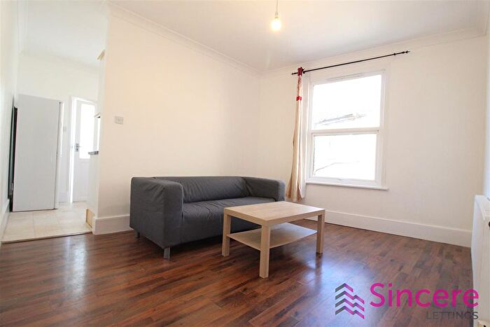 2 Bedroom Flat To Rent In Francis Road, Leyton, E10