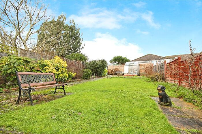 3 Bedroom Semi-Detached House For Sale In Fairford Road, Tilehurst, Reading, RG31