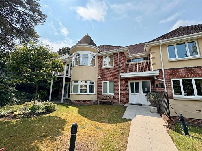 3 Bedroom Apartment To Rent In Ferndown, Dorset, BH22