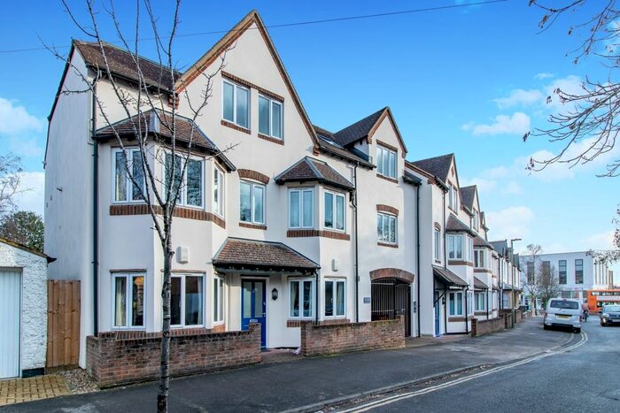 1 Bedroom Flat To Rent In Stephen Road, Headington, Oxford, OX3
