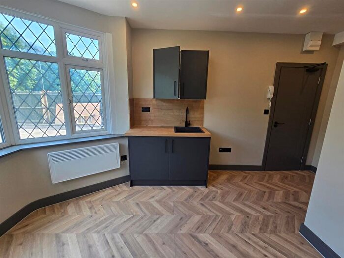 Studio To Rent In London Road, Ewell, KT17