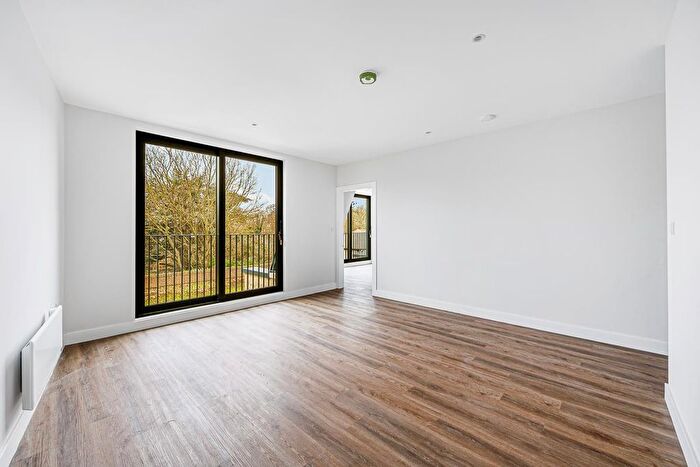 2 Bedroom Flat To Rent In Paddenswick Road, London, W6