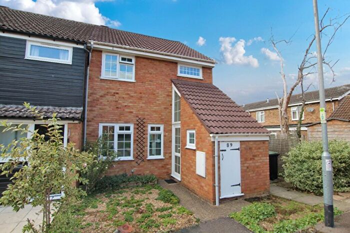 4 Bedroom End Of Terrace House For Sale In Osprey Road, Biggleswade, Bedfordshire, SG18