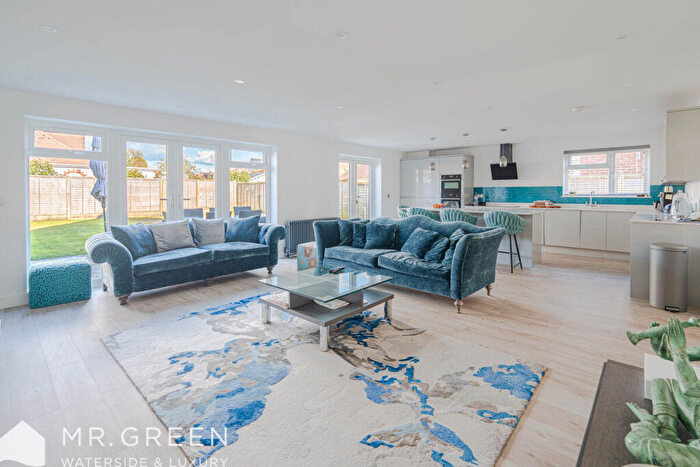 4 Bedroom Detached Bungalow For Sale In Essex Avenue, West Christchurch, BH23