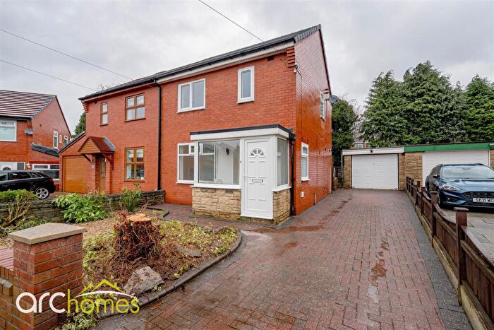 3 Bedroom Semi Detached House For Sale In Allenby Grove, Westhoughton, Bolton, BL5