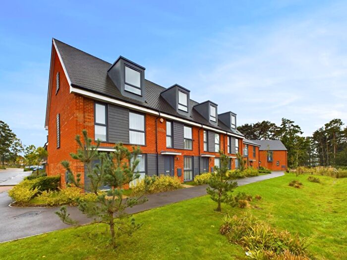 3 Bedroom Town House For Sale In Chieftain Street, Bordon, Hampshire, GU35