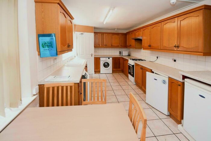 5 Bedroom End Of Terrace House To Rent In Carholme Road | Student House | Available /, LN1