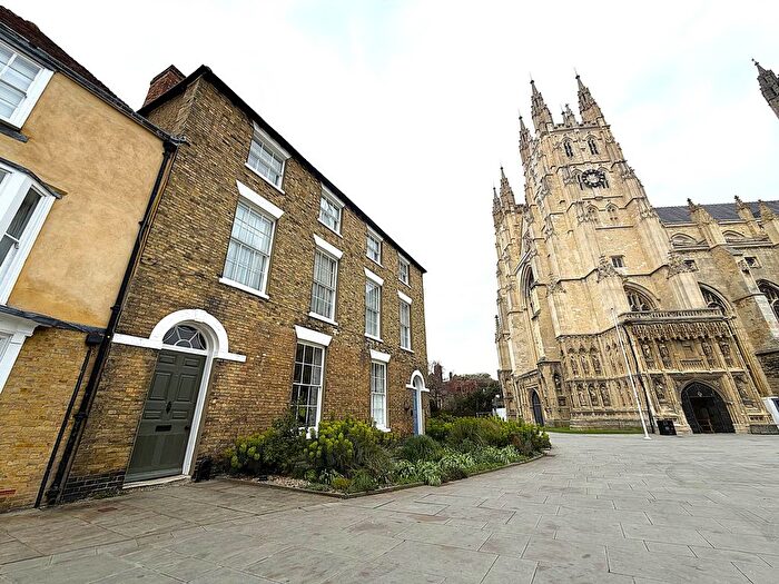 4 Bedroom Town House To Rent In The Precincts, Canterbury, CT1