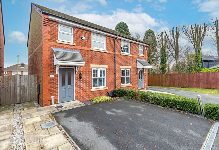 3 Bedroom Semi-detached House For Sale In Ginnell Farm Avenue, Burndedge, Rochdale, Greater Manchester, OL16