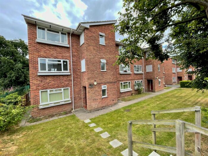 1 Bedroom Flat To Rent In Boundary Road, Newbury, RG14