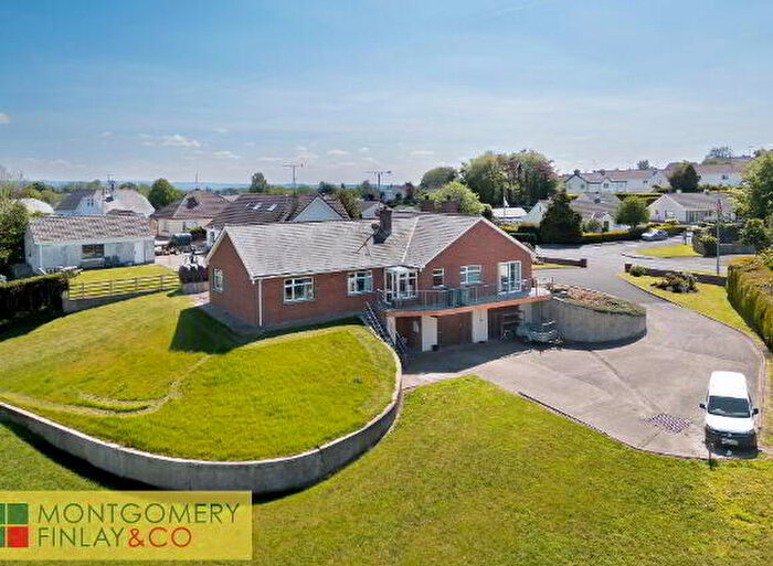 4 Bedroom Detached Bungalows For Sale In Enniskillen Road, Lisbellaw, BT94