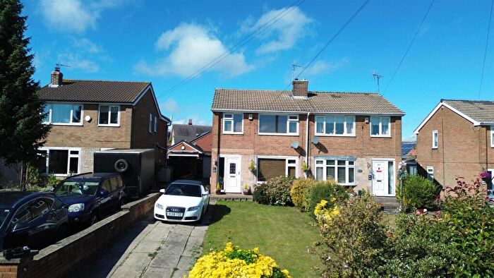 3 Bedroom Semi-Detached House For Sale In Bramlyn Close, Clowne, Chesterfield, S43