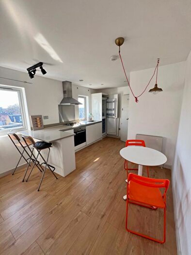 2 Bedroom Flat To Rent In Boston Road, London, W7