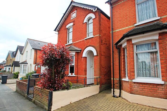 1 Bedroom Flat To Rent In Addlestone, Surrey, KT15