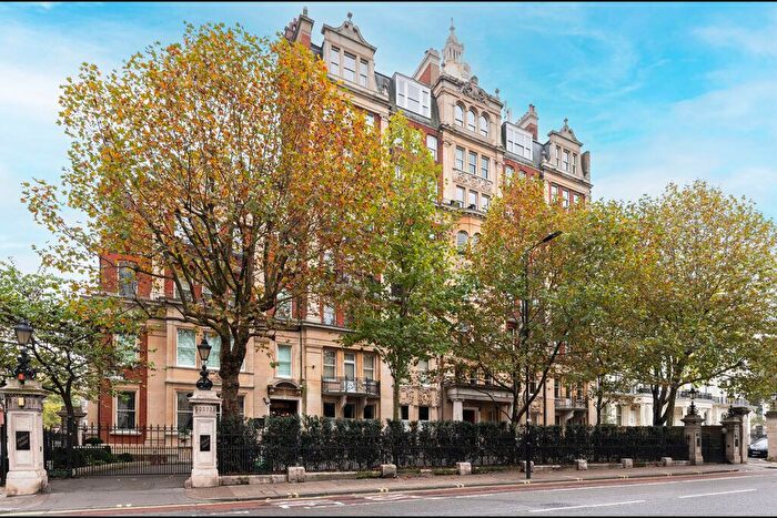 5 Bedroom Flat To Rent In Rutland Gardens, London, SW7