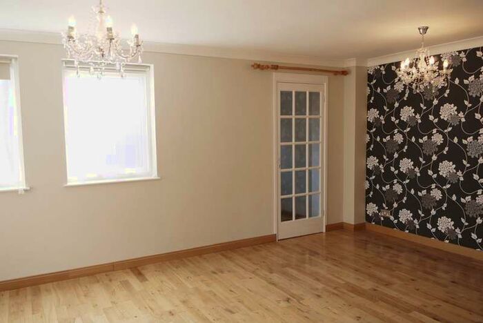 3 Bedroom Cottage To Rent In Amshurst Villas, Gallants Lane, East Farleigh, Maidstone, ME15