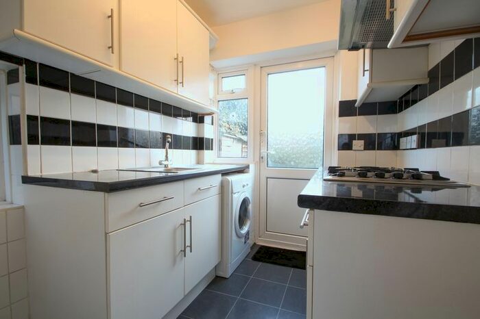 3 Bedroom Semi-Detached House To Rent In Combeside, Plumstead, London, SE18
