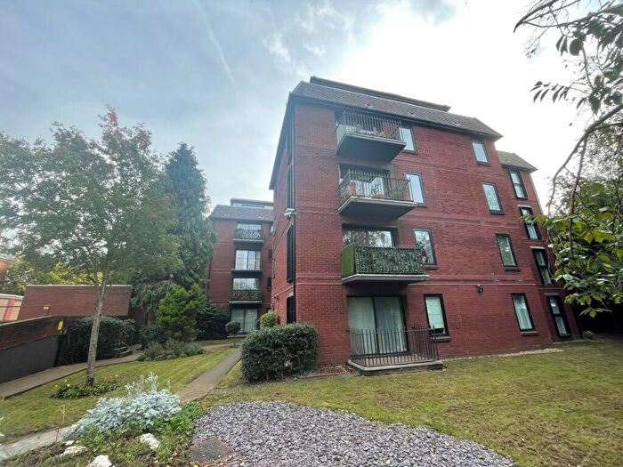 2 Bedroom Flat To Rent In , Churchill Lodge, IG8