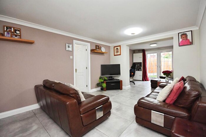 5 Bedroom Detached House For Sale In Lennox Drive, Wickford, SS12