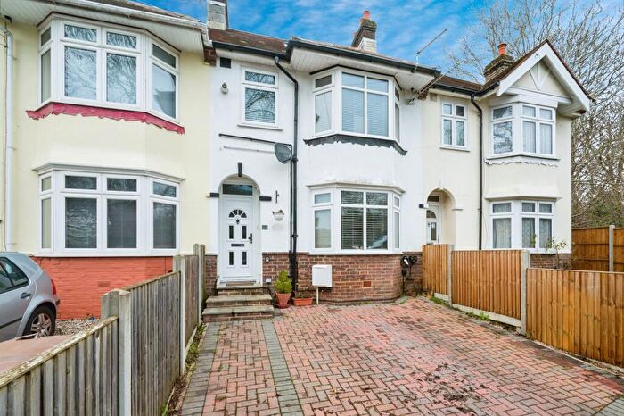4 Bedroom Terraced House For Sale In Lakelands Drive, Southampton, SO15