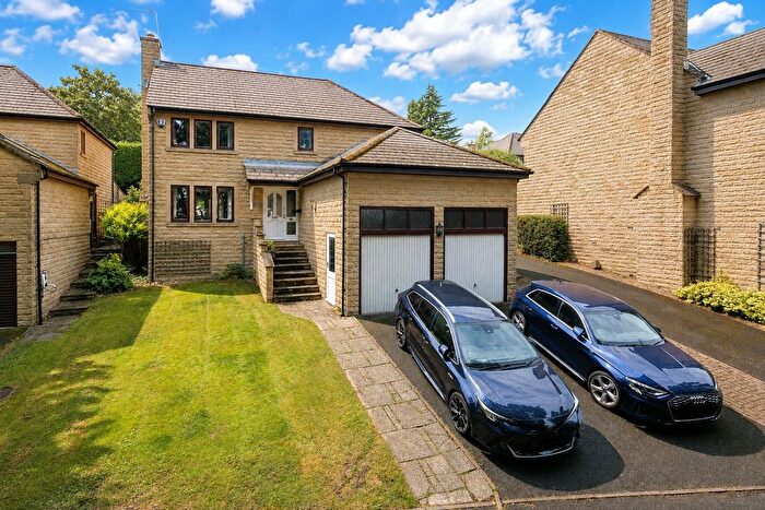 4 Bedroom Detached House To Rent In Long Royd Drive, Baildon, Shipley, West Yorkshire, BD17