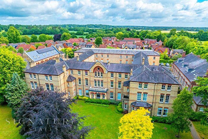 2 Bedroom Flat For Sale In Mallard Road, Abbots Langley, WD5