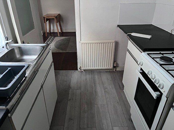1 Bedroom Flat To Rent In Coleridge Road, North Finchley, N12