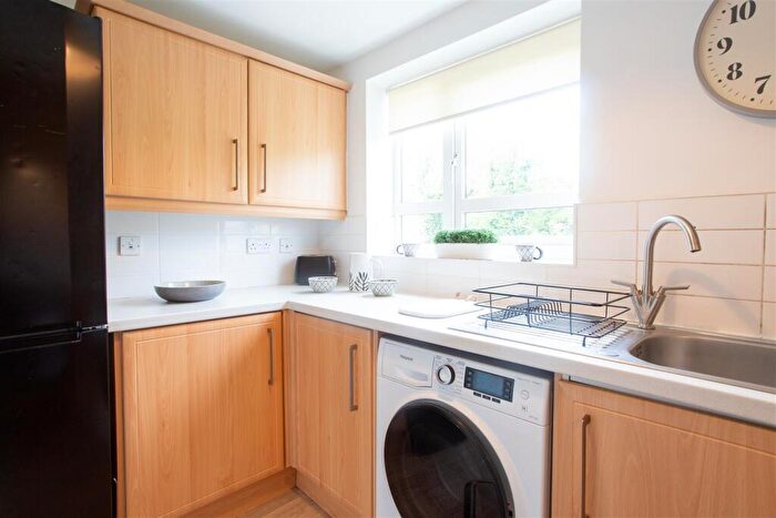 2 Bedroom Apartment For Sale In Sandy Lane, Coventry * Vacant & Immaculate Throughout *, CV1 - Photo 5