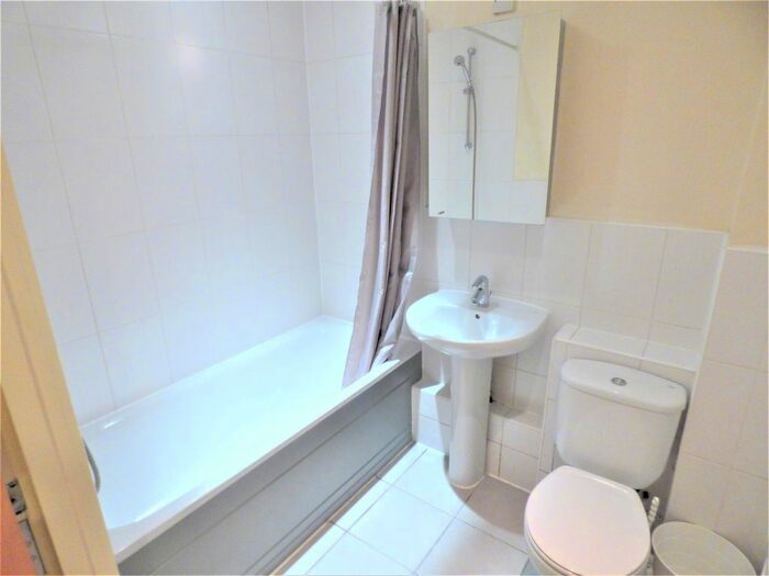 2 Bedroom Flat To Rent In Azure House, Buckfast Street, Shoreditch, E2