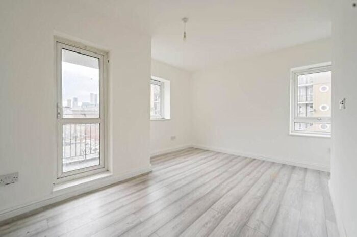 2 Bedroom Flat To Rent In Matthews House, Burgess Street, London, E14