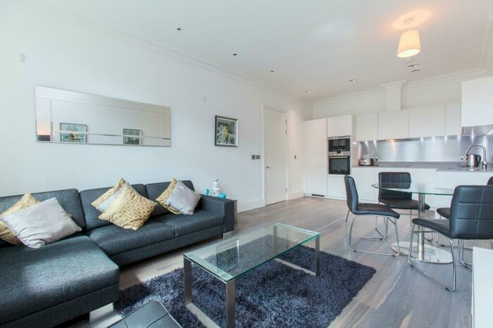 1 Bedroom Flat To Rent In Sterling Mansions, Leman Street, Goodman's Fields, Aldgate, E1
