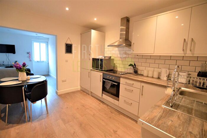 2 Bedroom Flat To Rent In Brentwood Road, Clarendon Park, LE2