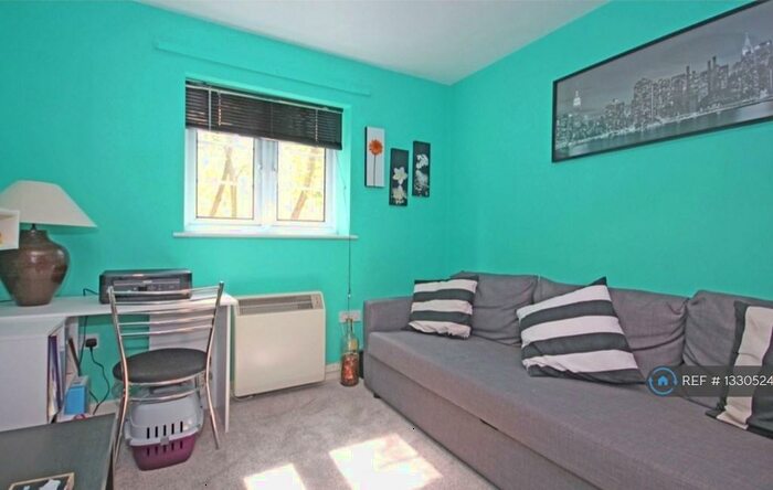 2 Bedroom Flat To Rent In Berkhamsted, Berkhamsted, HP4