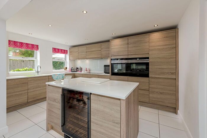 4 Bedroom Detached House For Sale In Alder Road, Hampton Hargate, PE7