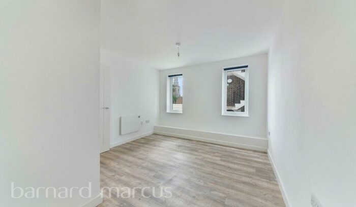 1 Bedroom Apartment To Rent In Lodge Road, Wallington, SM6