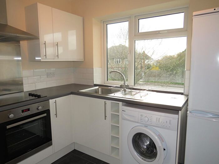 2 Bedroom Flat To Rent In Russell Crescent, Watford, WD25