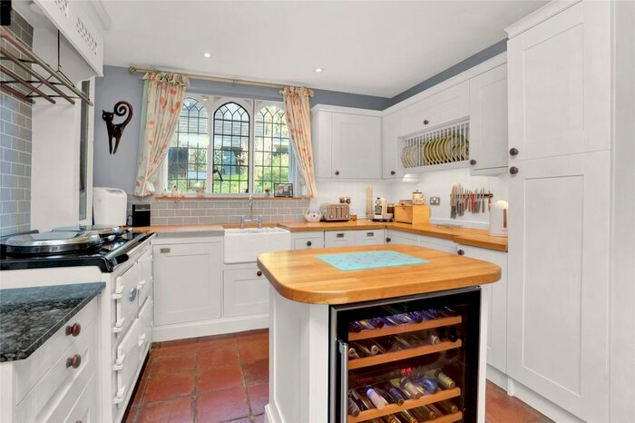 4 Bedroom Detached House For Sale In Oakenden Lane, Chiddingstone Hoath, Edenbridge, Kent, TN8