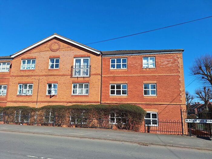 2 Bedroom Flat For Sale In Black-A-Tree Road, Nuneaton, CV10