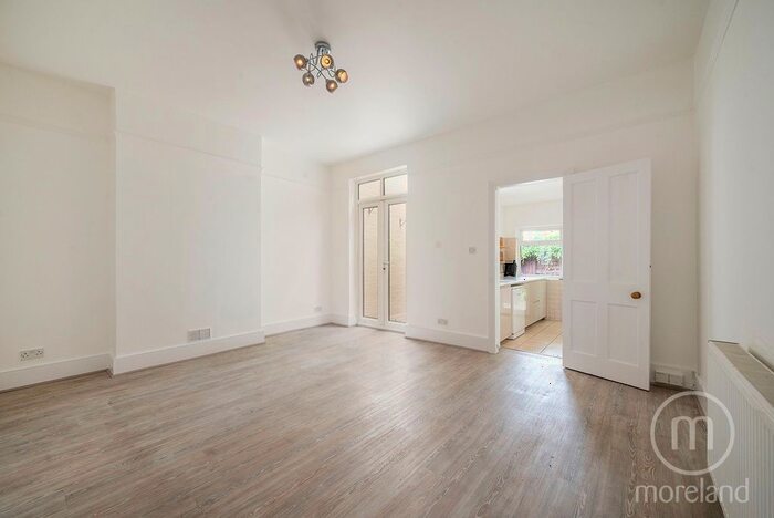 3 Bedroom Terraced House To Rent In Montagu Road, Hendon, NW4