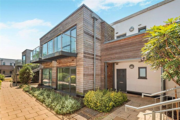 2 Bedroom Apartment For Sale In Park Way, Newbury, Berkshire, RG14