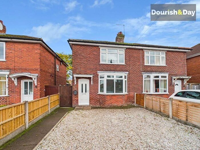 3 Bedroom Semi-Detached House For Sale In Second Avenue, Stafford, ST16