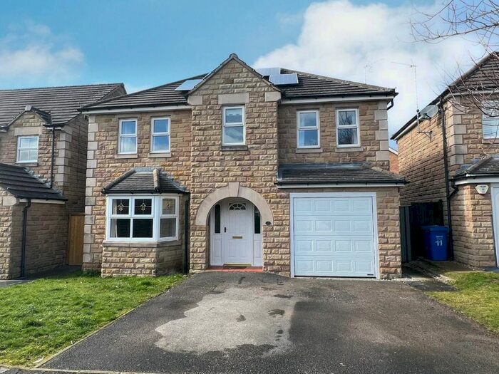 4 Bedroom Detached House To Rent In Helmsley Close, Chesterfield, S41