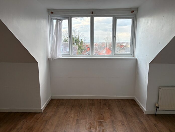 2 Bedroom Terraced House To Rent In Trentham Place, Leeds, West Yorkshire, LS11