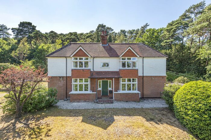5 Bedroom Detached House To Rent In Frensham Road, Lower Bourne, Farnham, Surrey, GU10